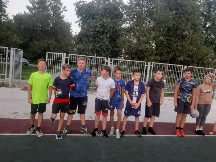 Соревнования по футболу