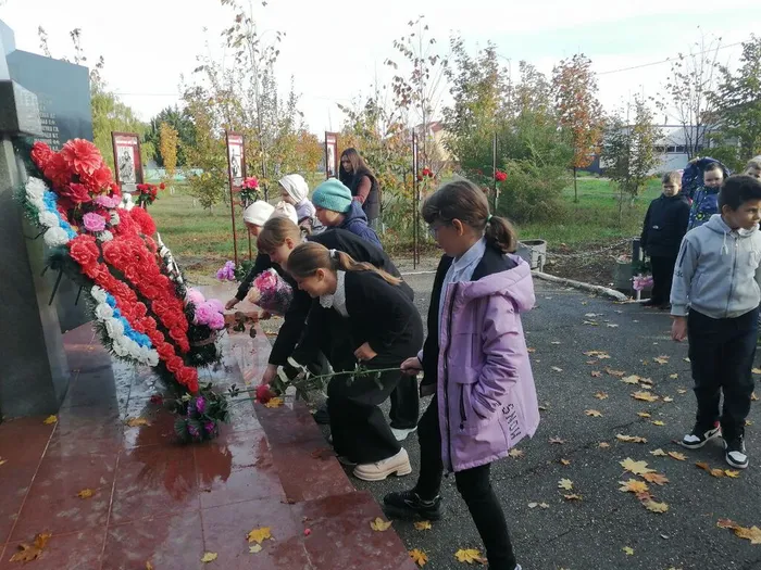 «Рубежи Побед» - возложение цветов
