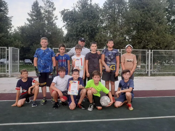 Соревнования по футболу