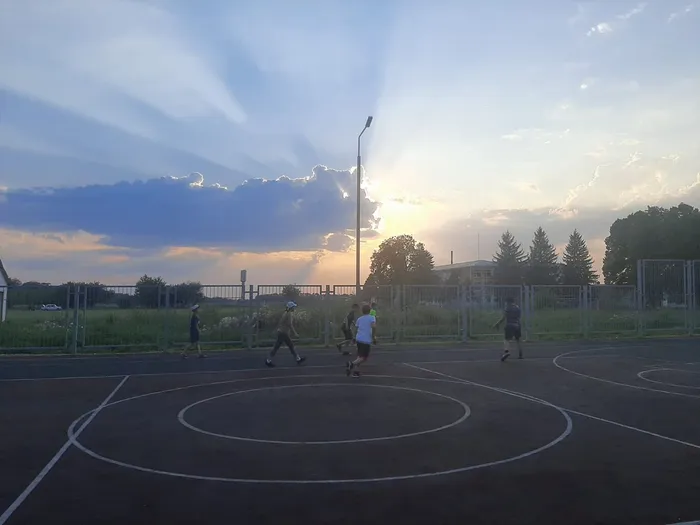 Соревнования по футболу