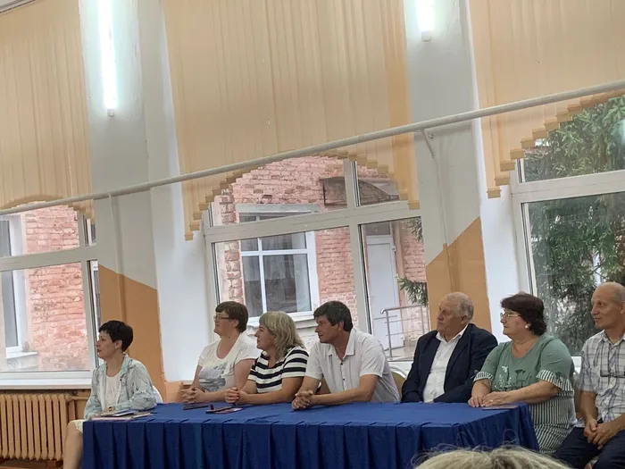 "Когда уйдём со школьного двора" - выпускной вечер