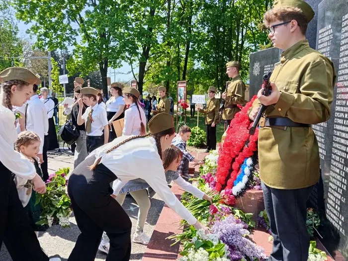 Митинг «Поклонимся великим тем годам»